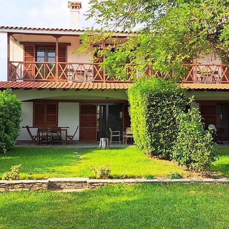 Mikiverna Houses By Miltiadis