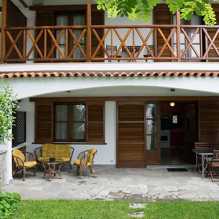 Apartment Mikiverna Houses By Miltiadis Kalyves Polygyrou