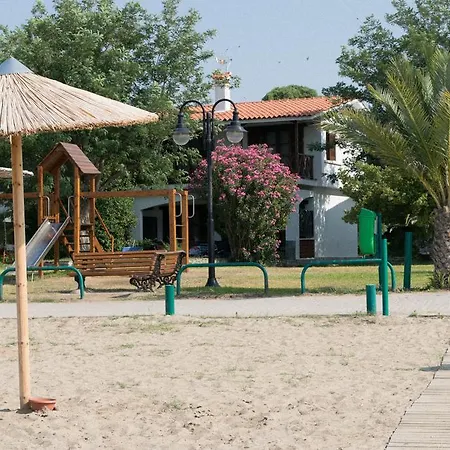 Mikiverna Houses By Miltiadis Apartment